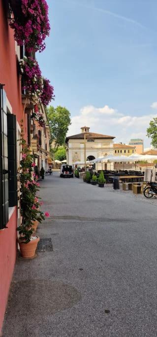 Storico Alloggio Fronte Piazza In Borgo Portello Падуа Екстериор снимка
